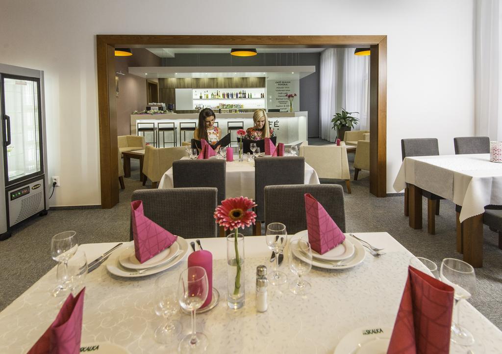 Hotel Skalka Rajecké Teplice エクステリア 写真