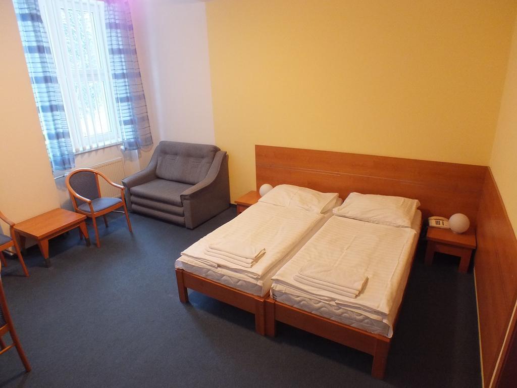 Hotel Skalka Rajecké Teplice エクステリア 写真
