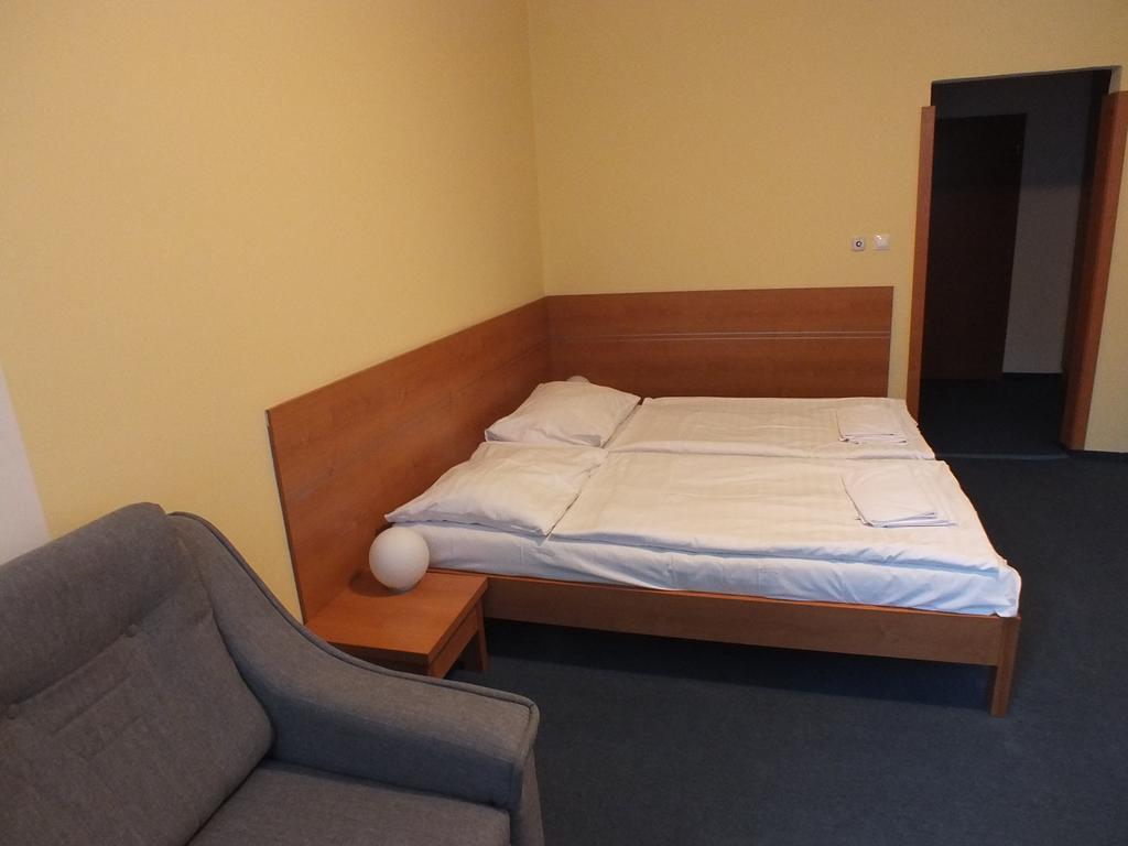 Hotel Skalka Rajecké Teplice エクステリア 写真