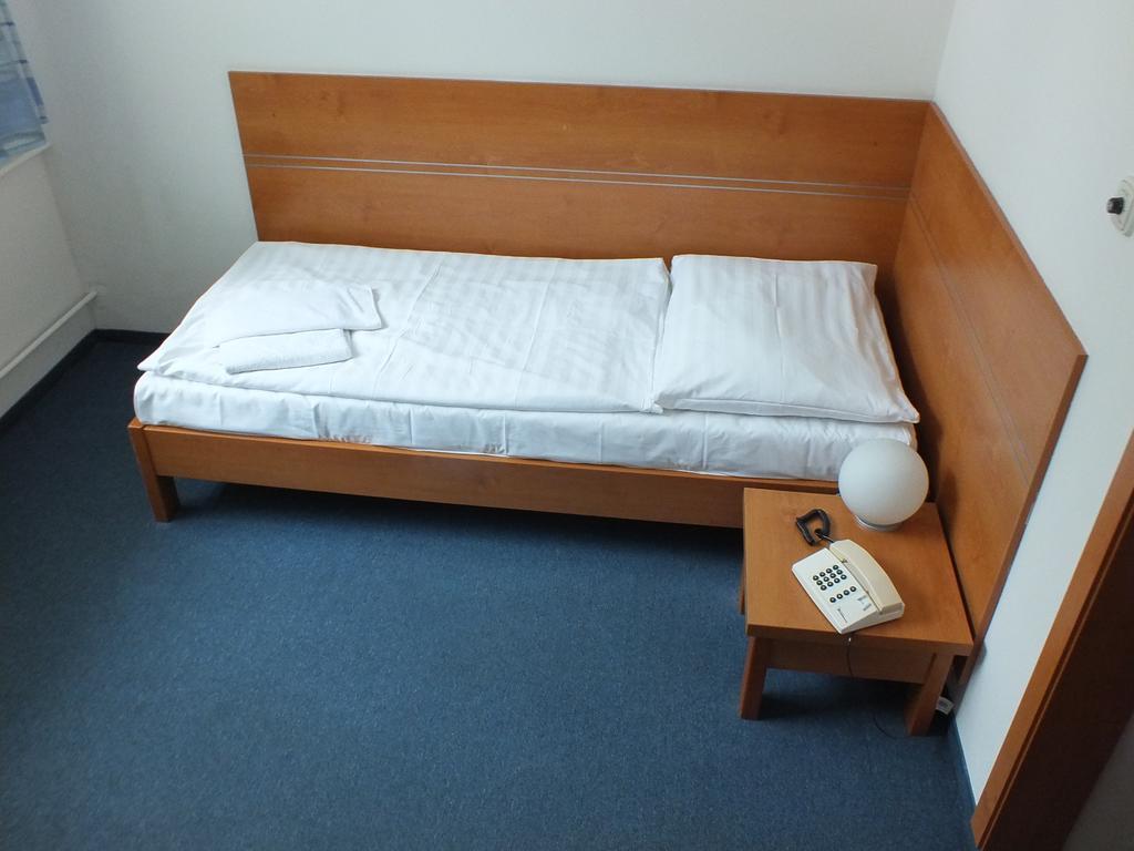 Hotel Skalka Rajecké Teplice エクステリア 写真